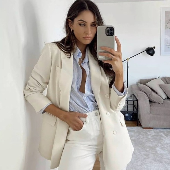Pre Loved ZARA Double Breasted Blazer Cream SMALL - Picture 2 of 9